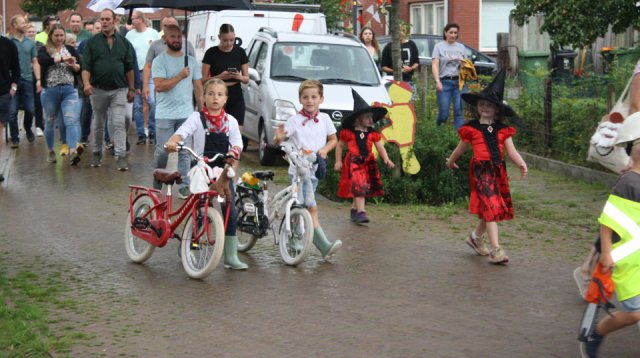 Zomerfeest optocht (vrijdag 25 augustus 2023)